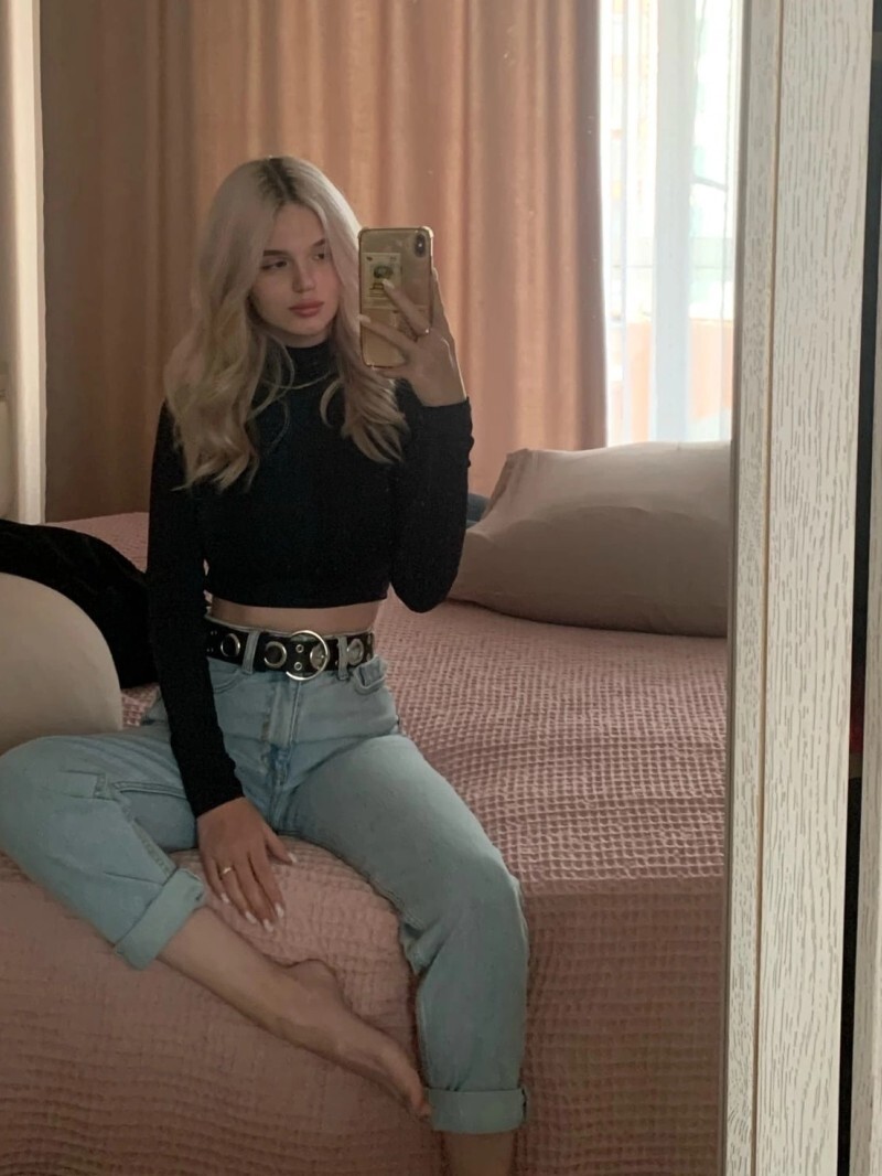 Индивидуалка Питера Кристина с 3 размером груди предлагает интим услуги у метро Озерки  +7(981)174-52-34 - фото 3