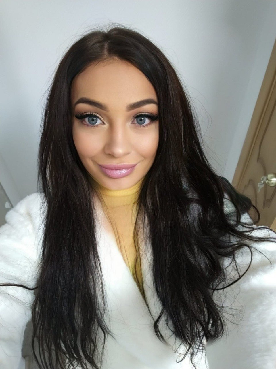 Проститутка Питера Вика  с 2 размером груди предлагает интим услуги у метро Горьковская  +7(981)289-01-65 